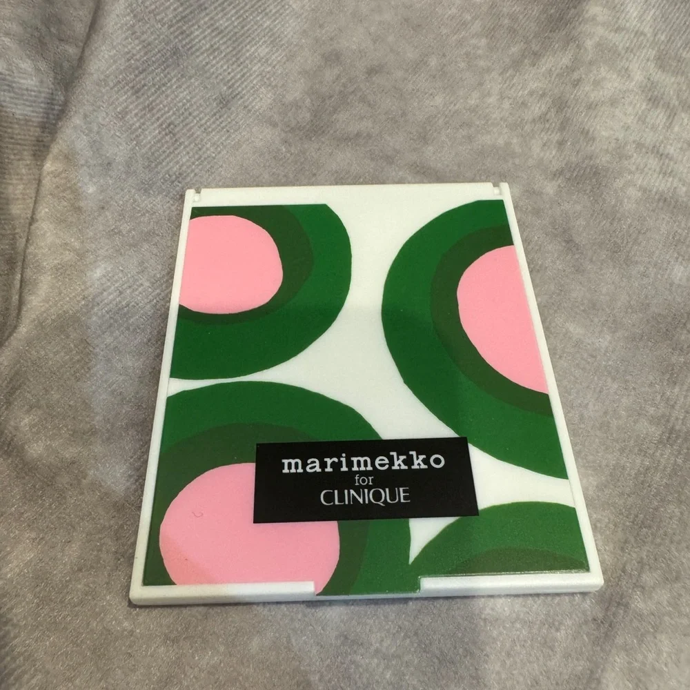 Marimekko for Clinique Compact - Pink & Green‎ Graphic Design Mirror
